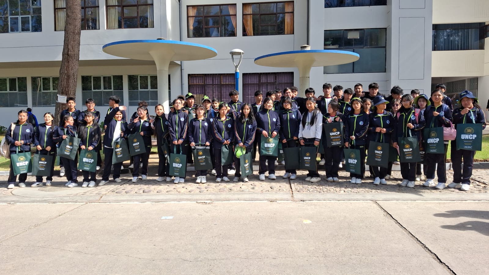 Banner Colegio Bryce